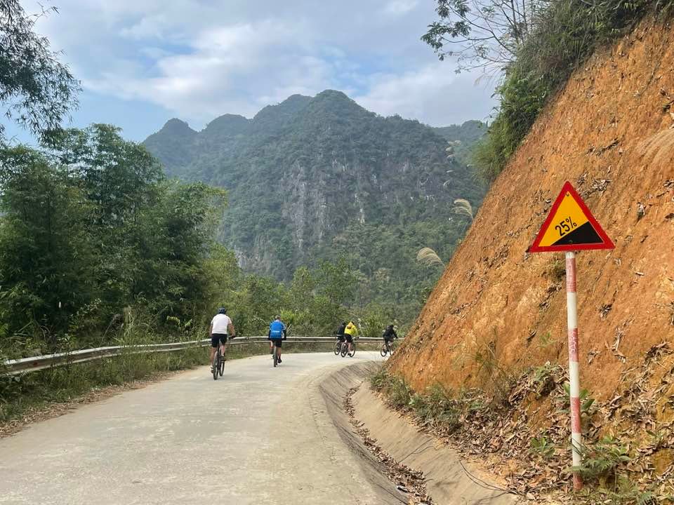 North Vietnam Cycle Trip from Hanoi 5 Days